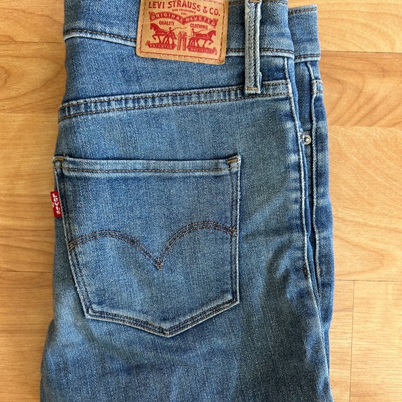 Levi’s Jeans - Picture 3 of 5
